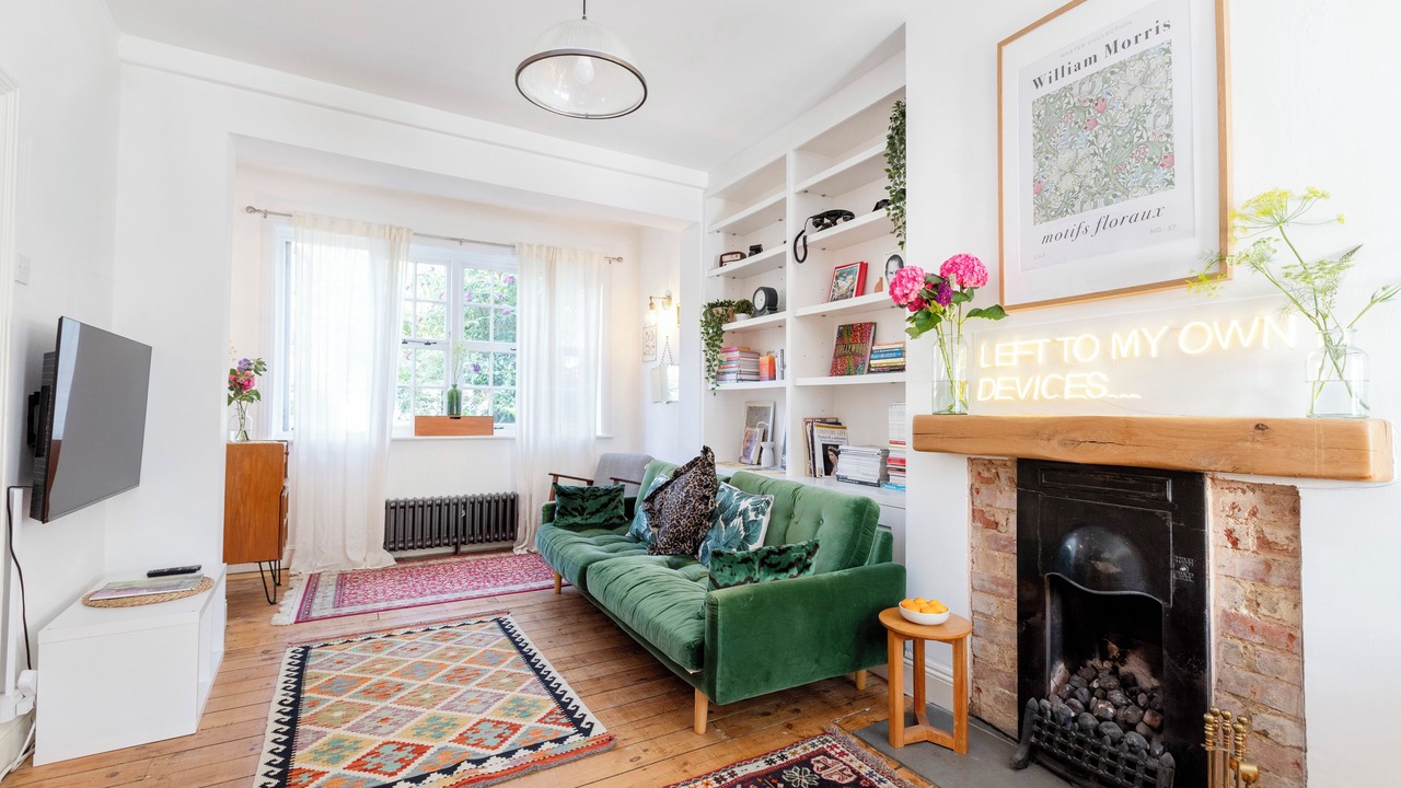 Photo of Livingroom in Hanger Hill