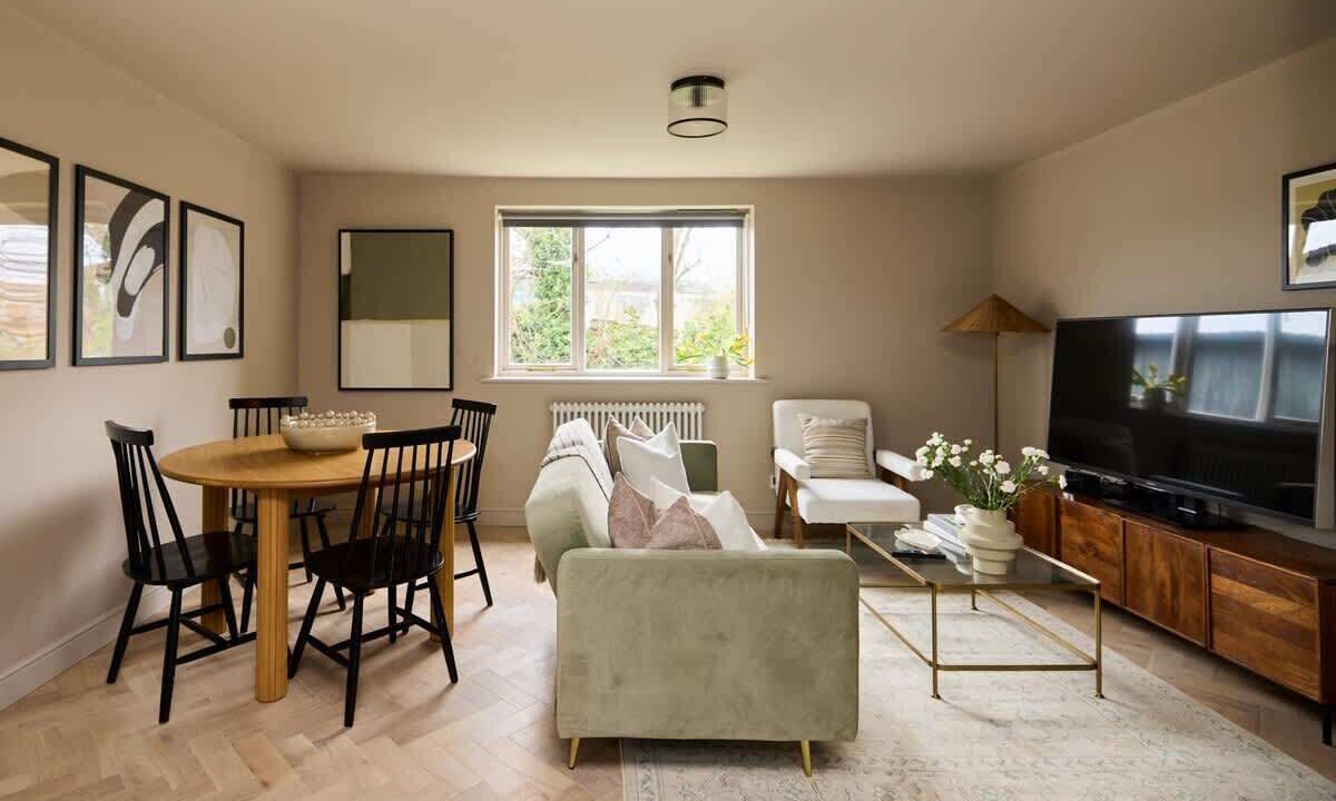 Photo of Livingroom in London Borough of Hounslow