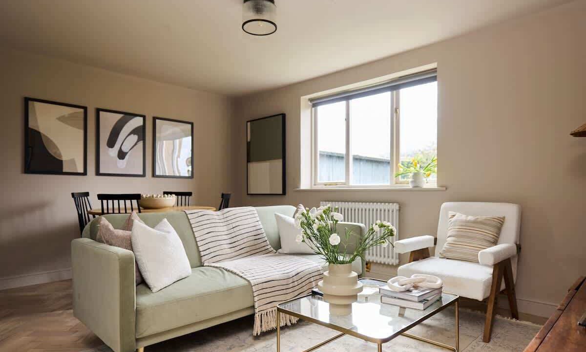 Photo of Livingroom in London Borough of Hounslow