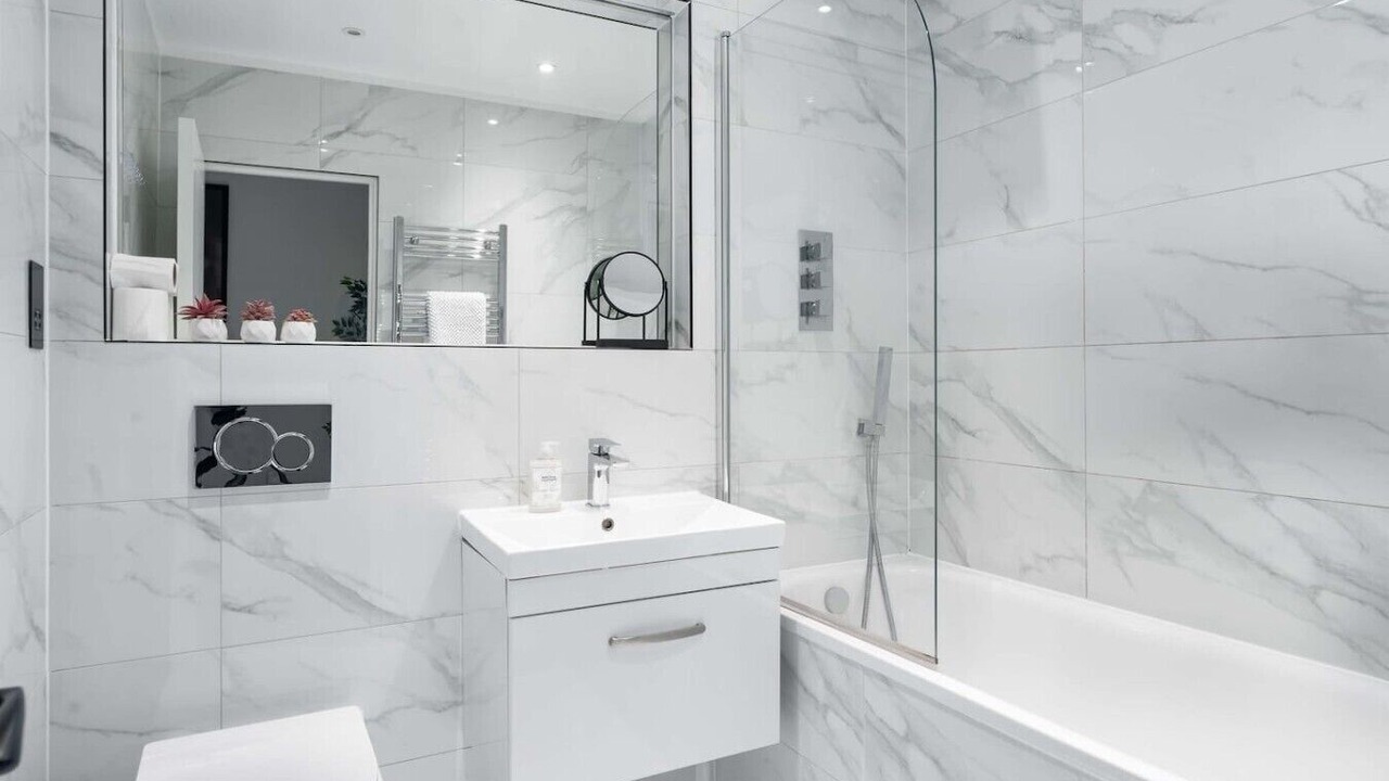 Photo of Bathroom in Tollington