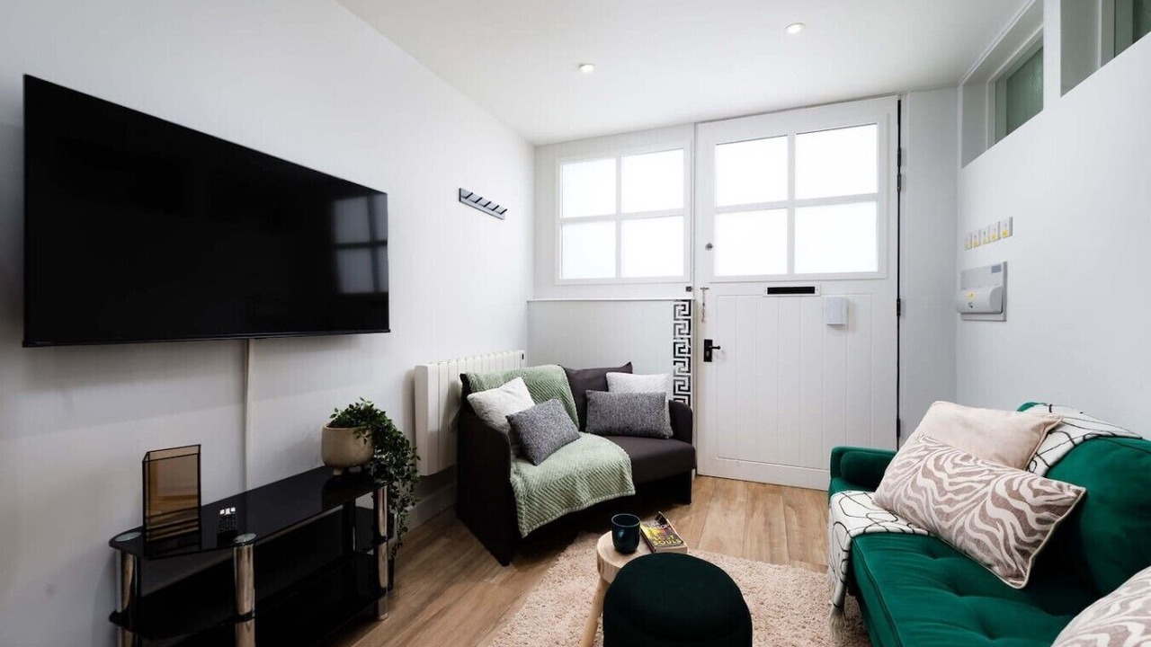 Photo of Livingroom in Tollington