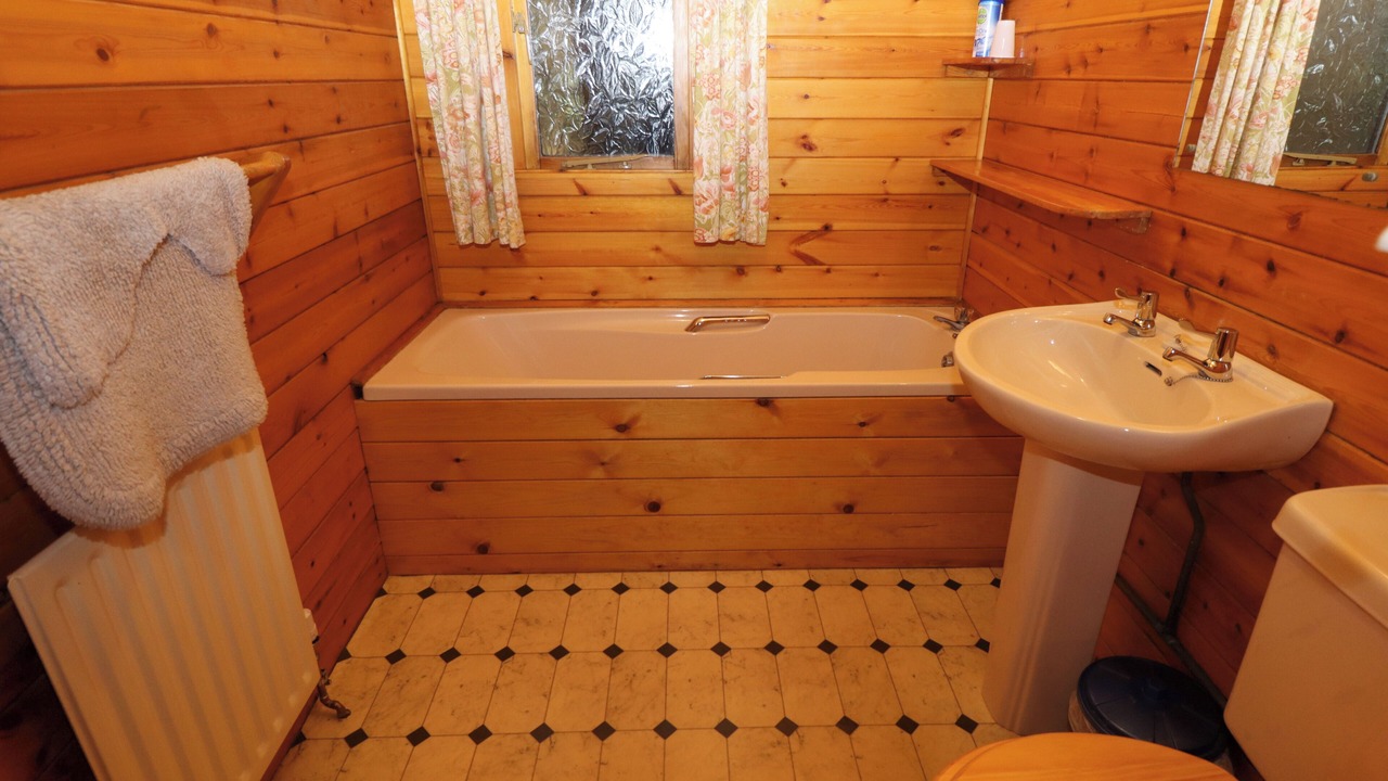 Photo of Bathroom in Alford