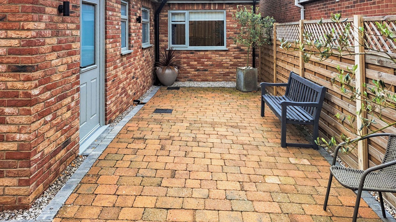 Photo of Outdoor in Frampton