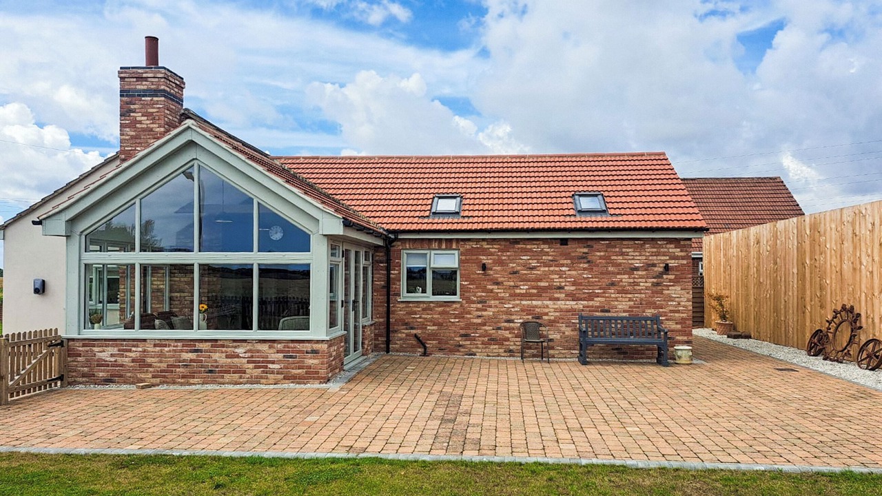 Photo of Outdoor in Frampton