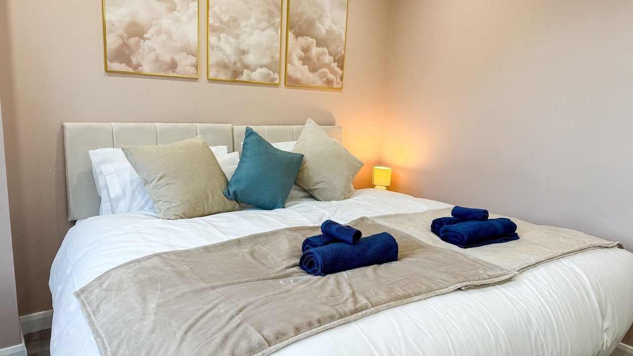 Photo of Bedroom in Leicester City Centre