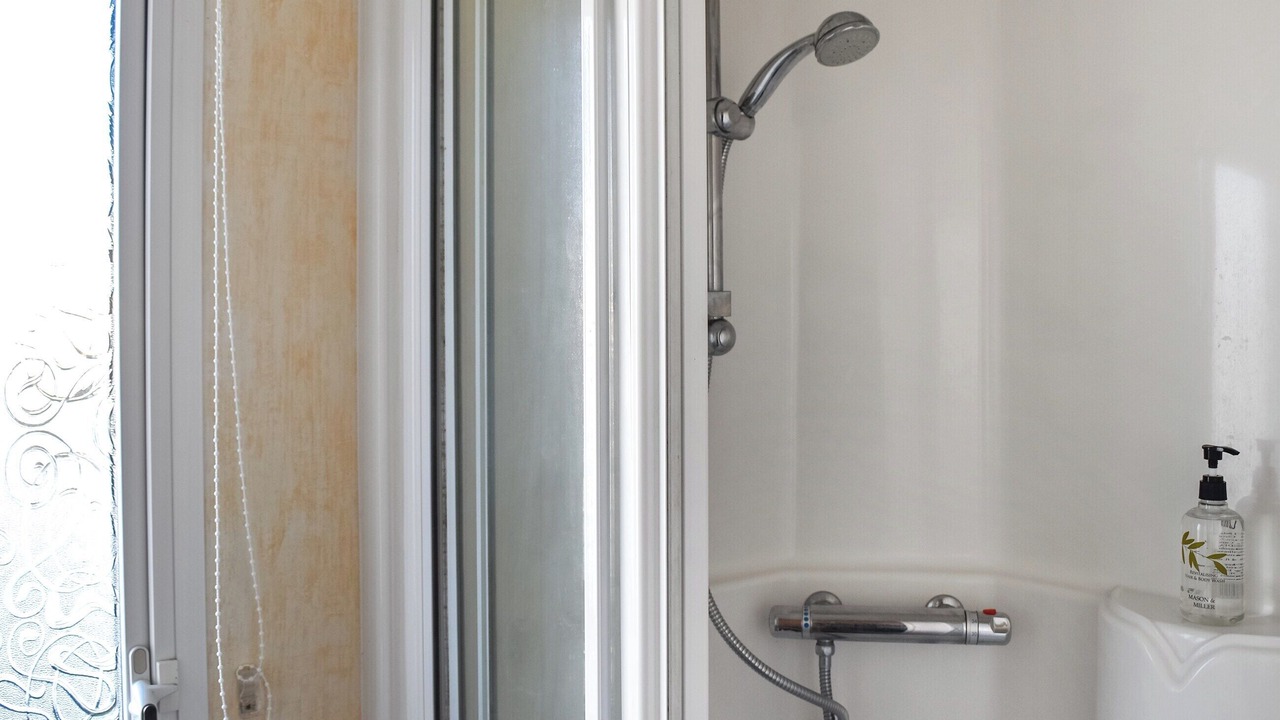 Photo of Bathroom in Cayton Bay