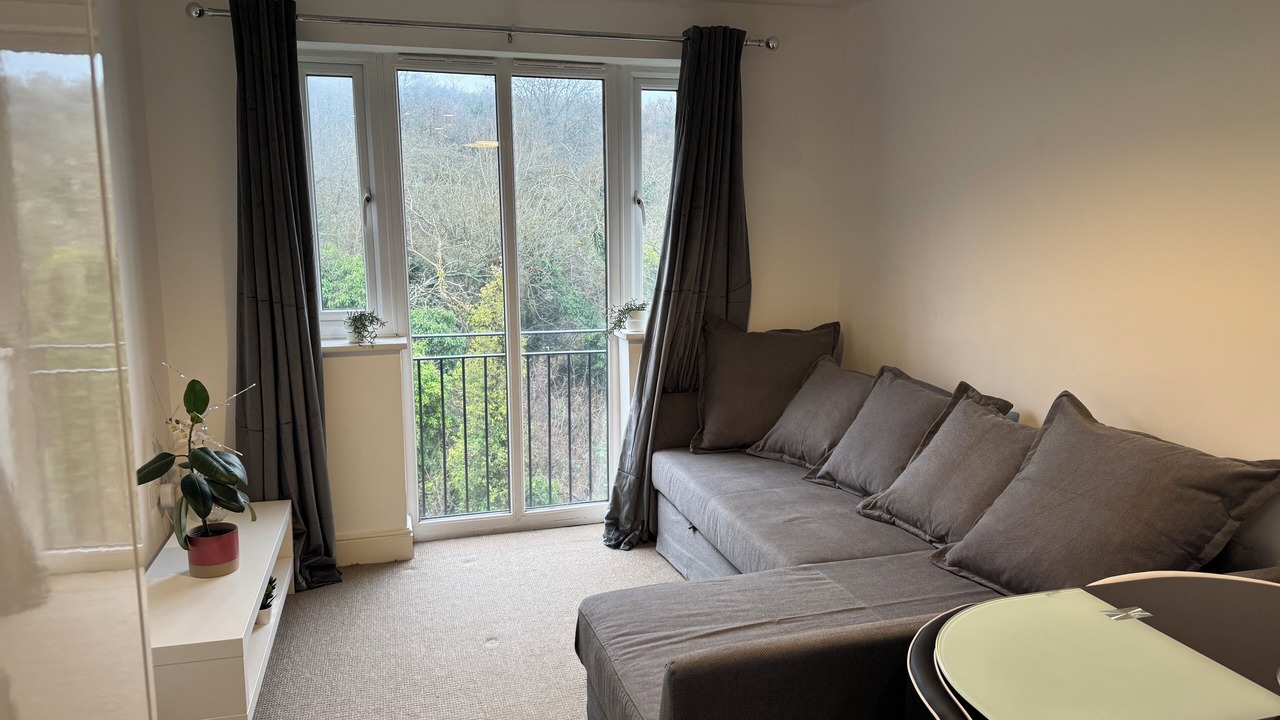 Photo of Livingroom in Luton