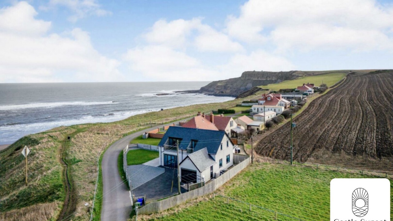 Photo of Others in Cayton Bay