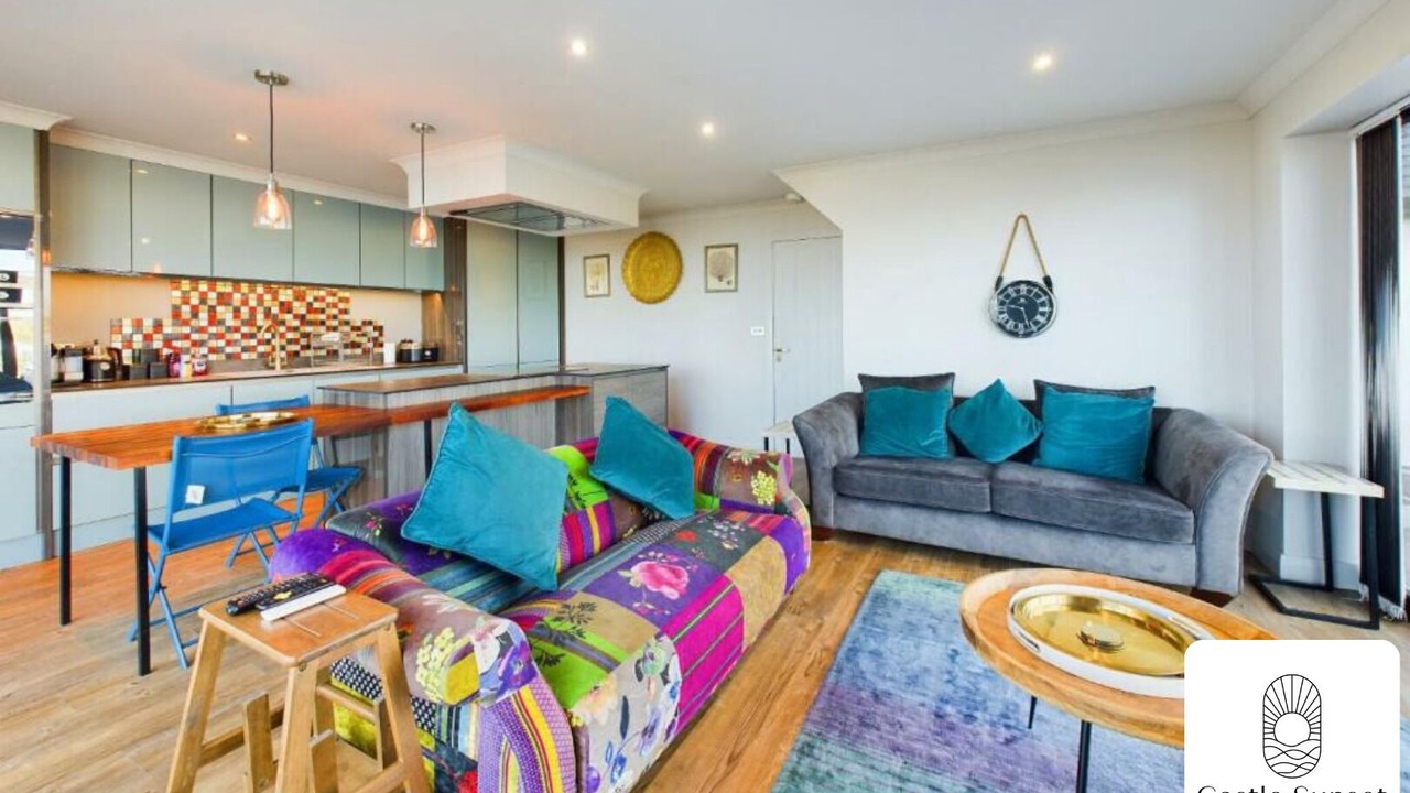 Photo of Livingroom in Cayton Bay
