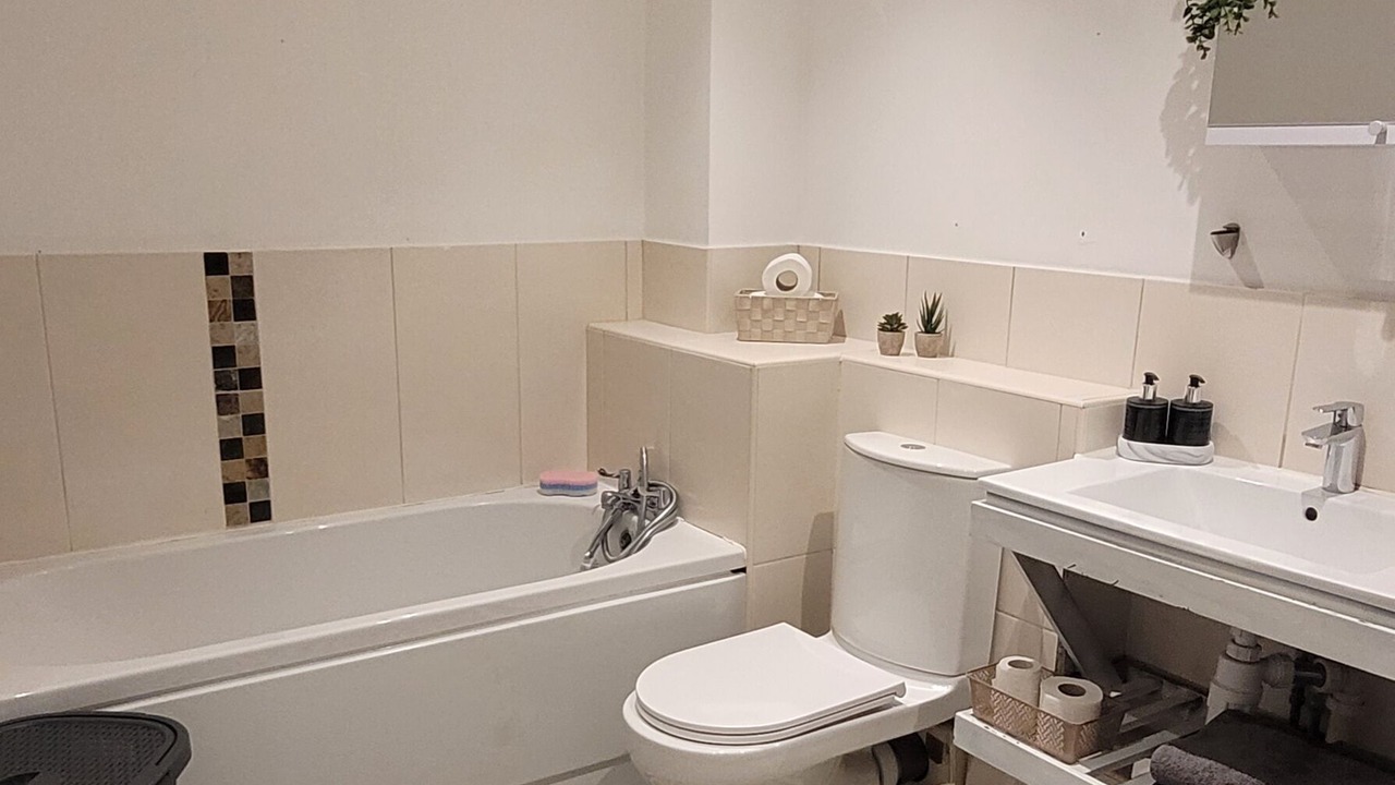 Photo of Bathroom in Limehouse