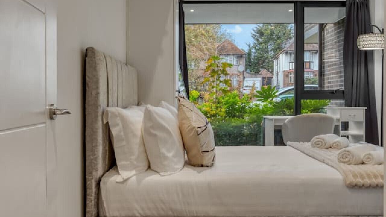 Photo of Bedroom in Brent