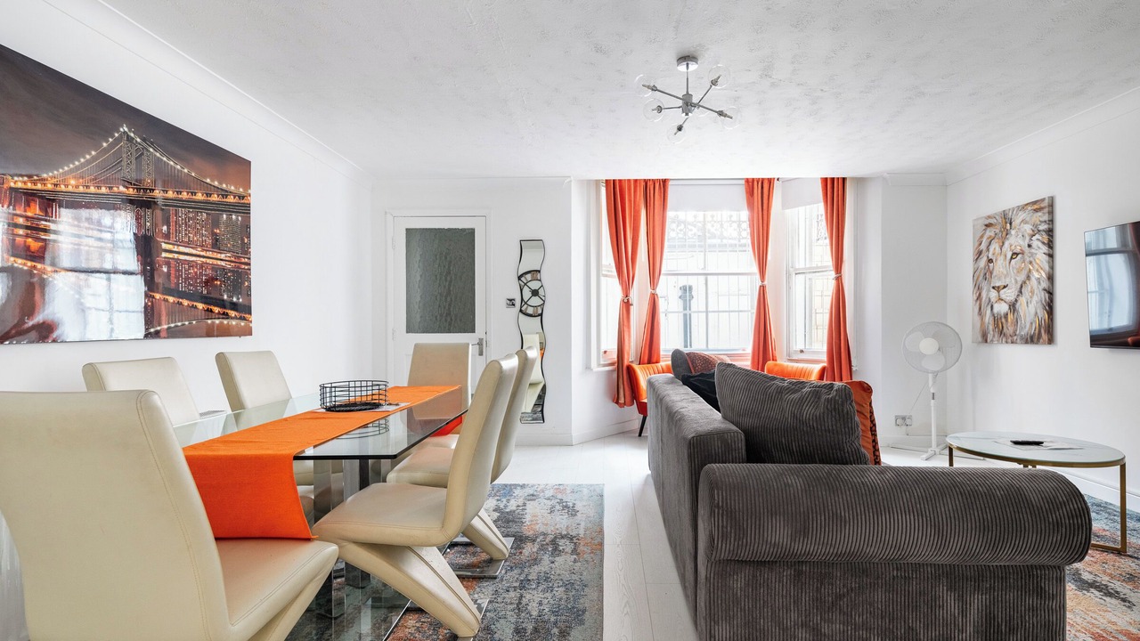Photo of Livingroom in Chelsea Riverside