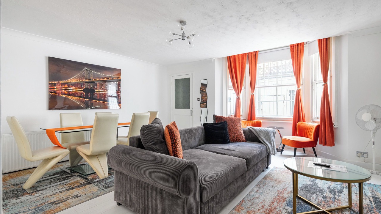 Photo of Livingroom in Chelsea Riverside