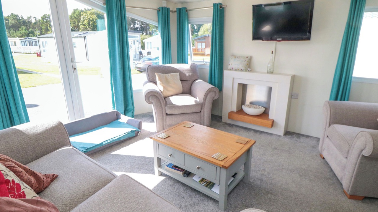 Photo of Livingroom in Cayton Bay