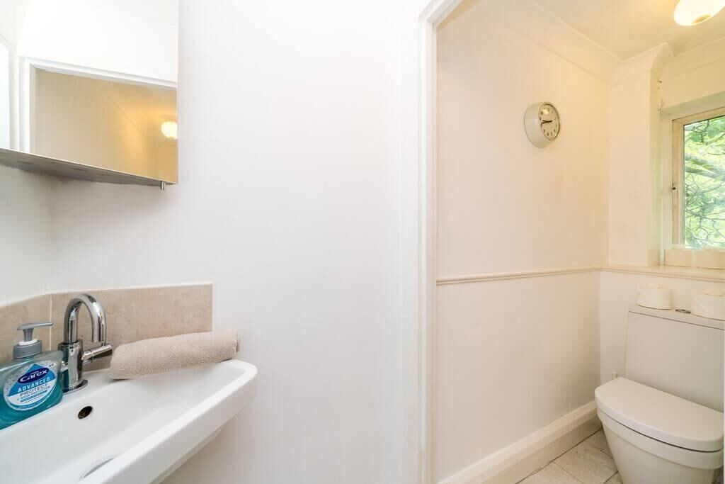 Photo of Bathroom in Kew