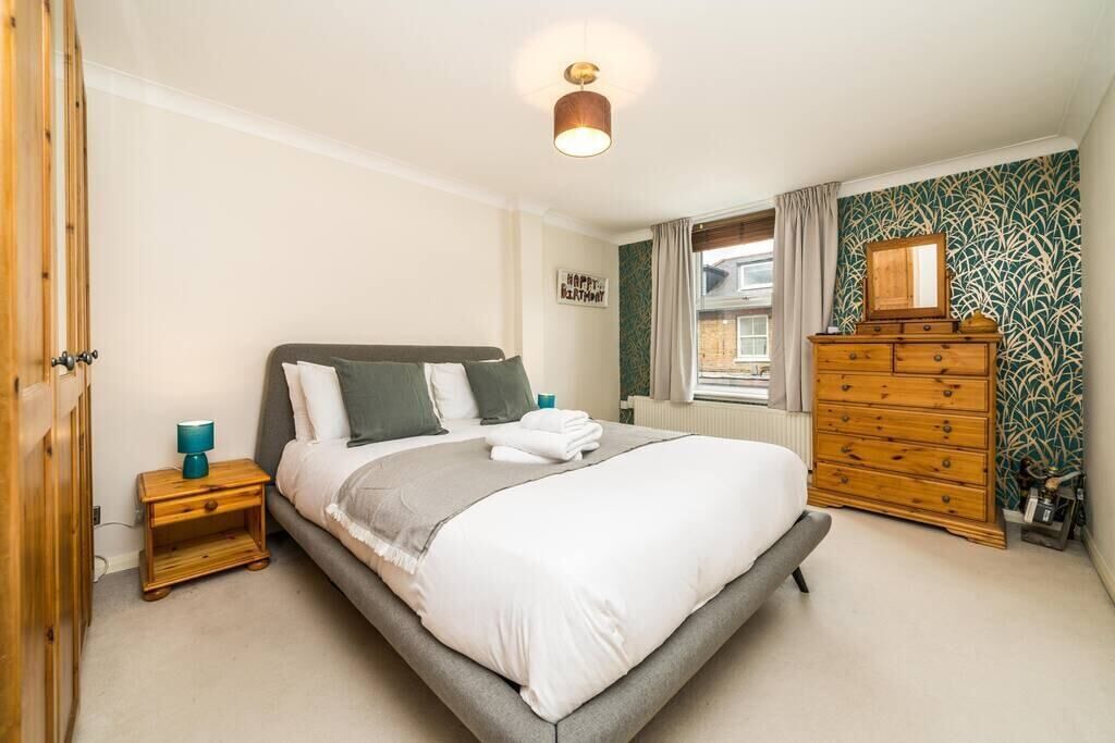 Photo of Bedroom in Kew