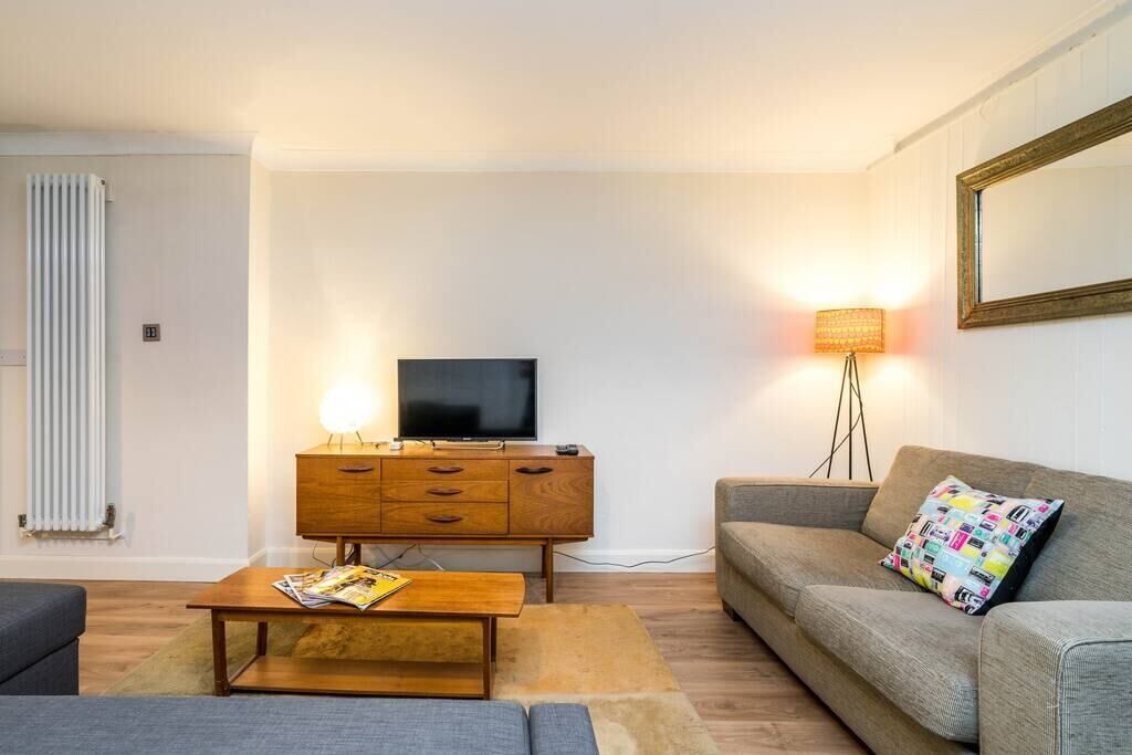 Photo of Livingroom in Kew