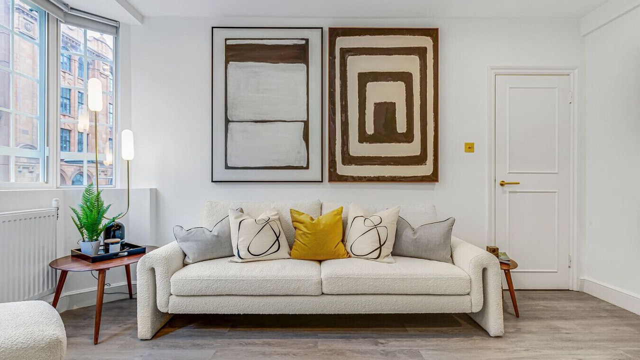 Photo of Livingroom in Brompton & Hans Town