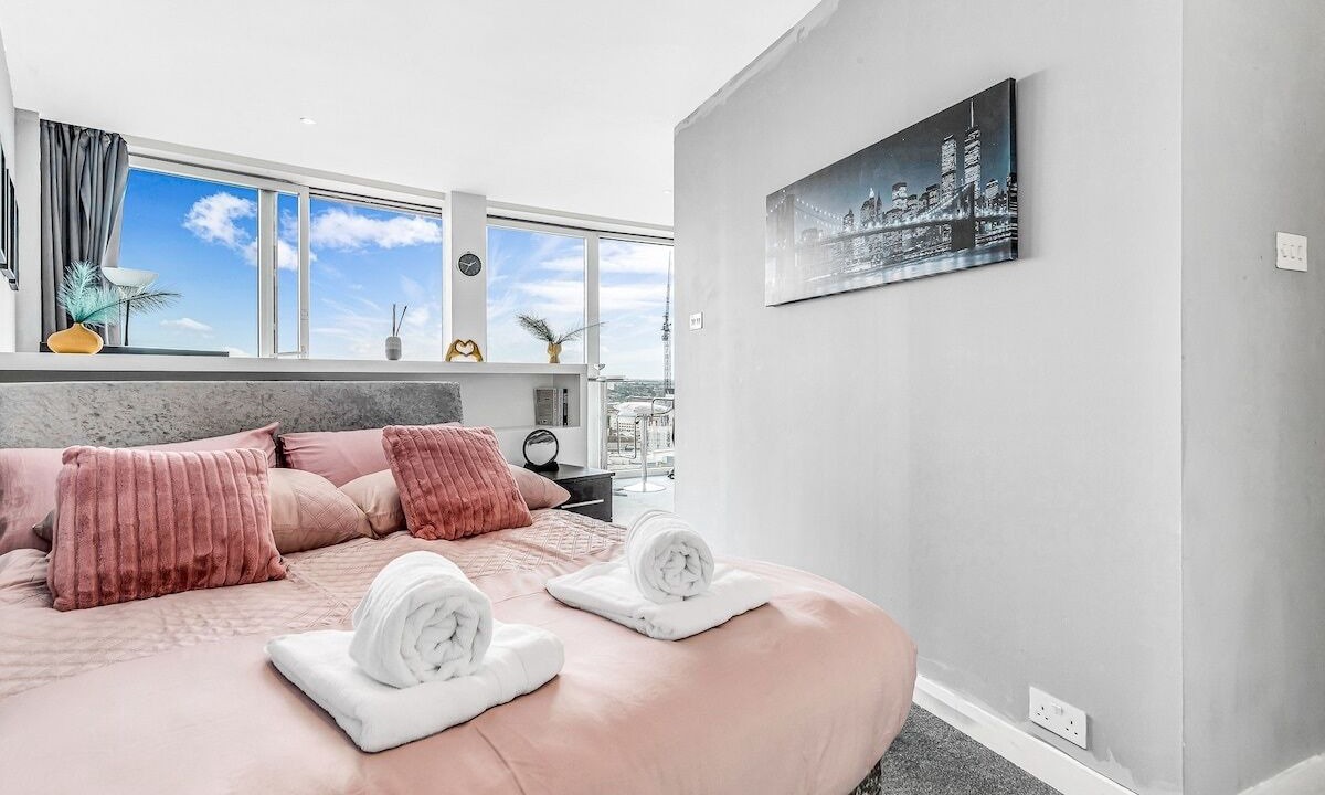 Photo of Bedroom in Theatreland Birmingham