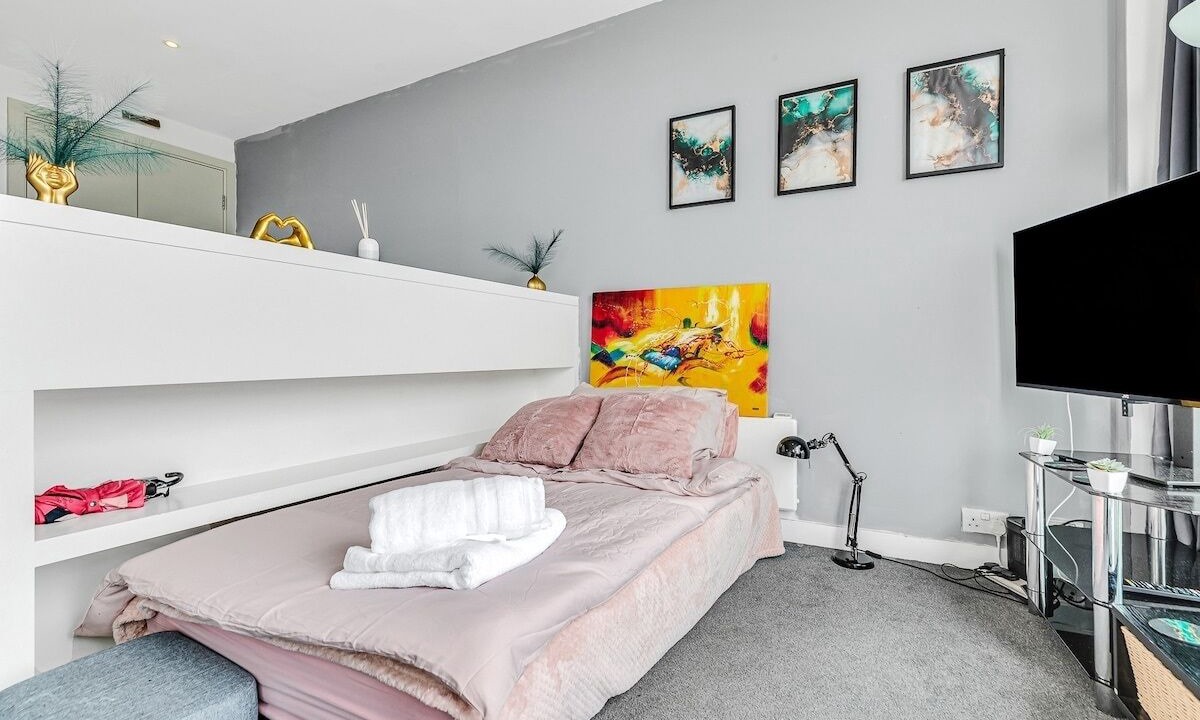 Photo of Bedroom in Theatreland Birmingham