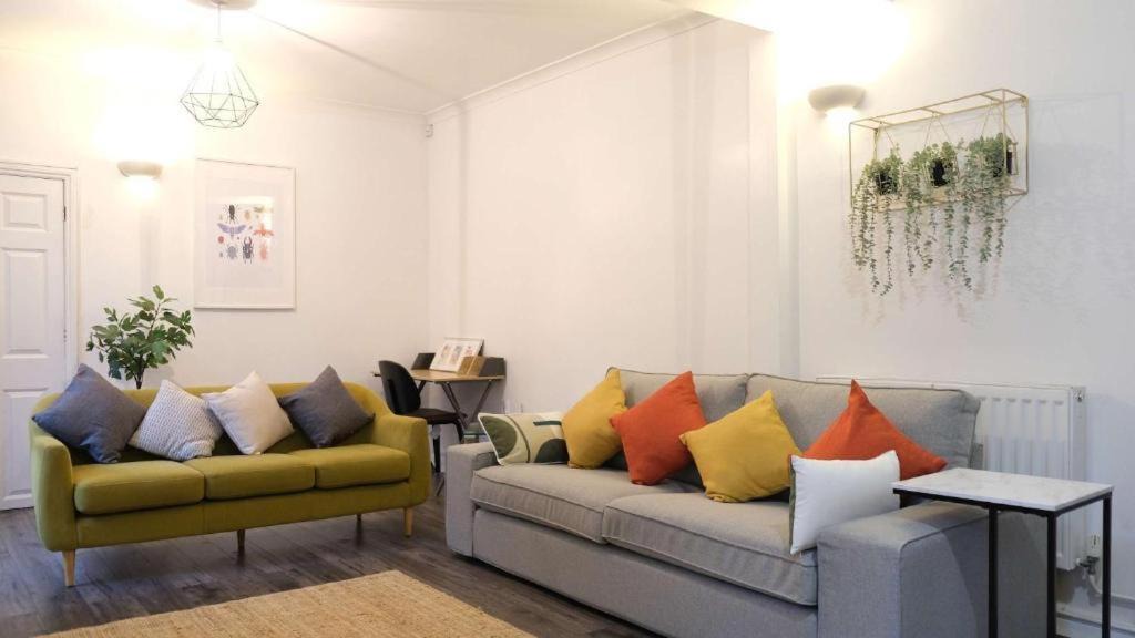 Photo of Livingroom in Earls Barton