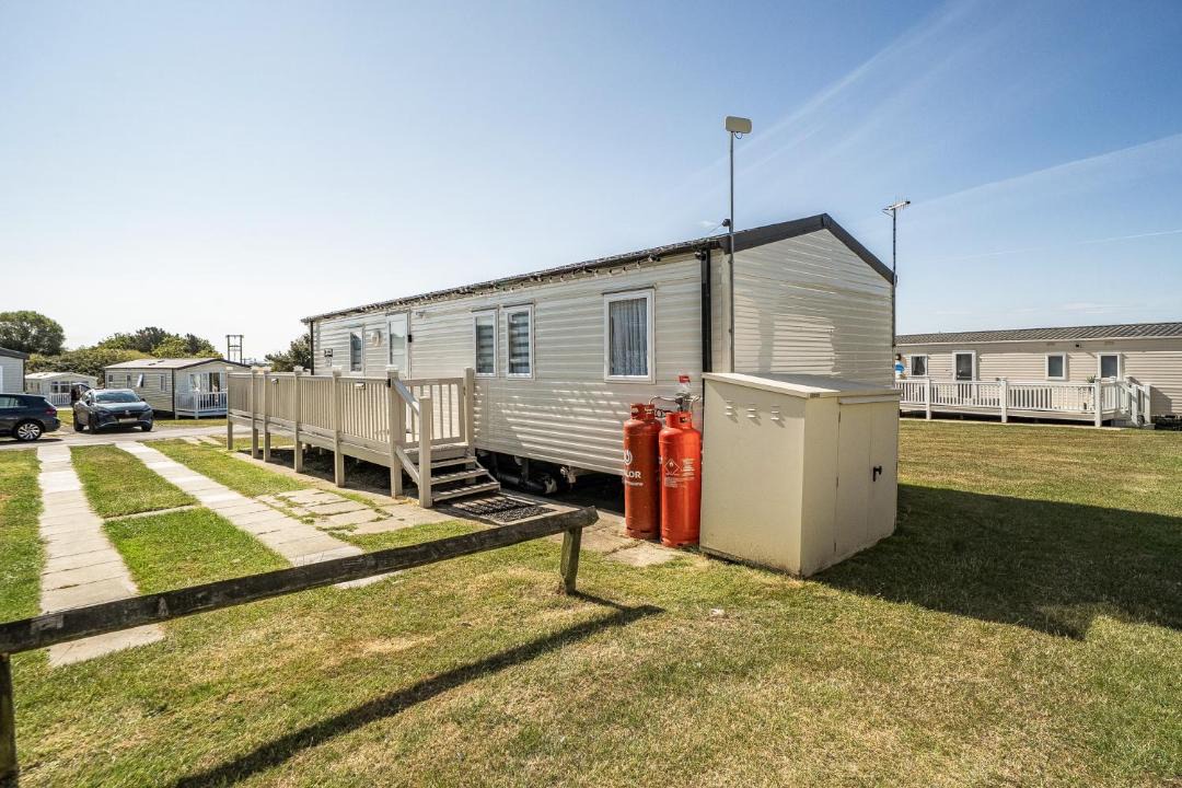 Photo of Others in Cayton Bay