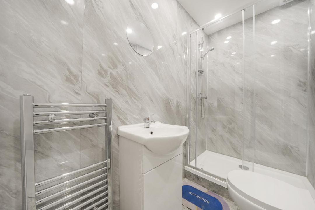 Photo of Bathroom in Leabridge