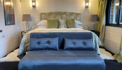 Deluxe Cabin, Ensuite