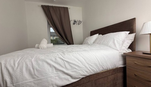 House, 3 Bedrooms, Garden View