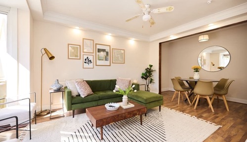 House (4 Bedrooms)