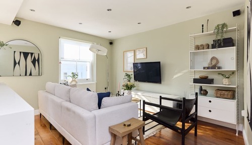 House (2 Bedrooms)