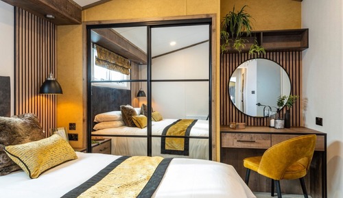Signature Room, Multiple Beds, Non Smoking, Kitchenette (Walk-in Shower)