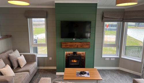 Standard Room, 2 Bedrooms, Kitchenette, Lakeside (Hot Tub)