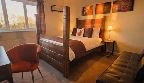 Triple Room, Ensuite (12)