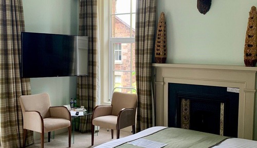 Deluxe Suite
