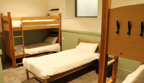 Room (Private 7 person room)