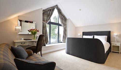 Superior Double Room, Ensuite (views of pendle)