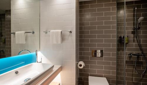 Standard Twin Room with Free Hot Breakfast