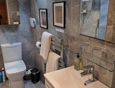 Deluxe Double Room with Shower