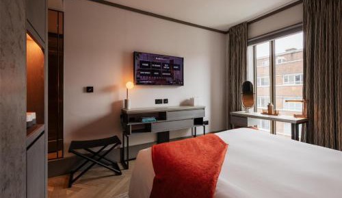 Deluxe Queen Room