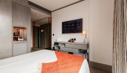 Queen Room