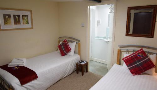 Twin Room with Private Bathroom