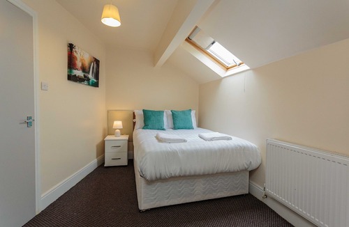 South Shore Hotel | Cherry Property - Mango Suite