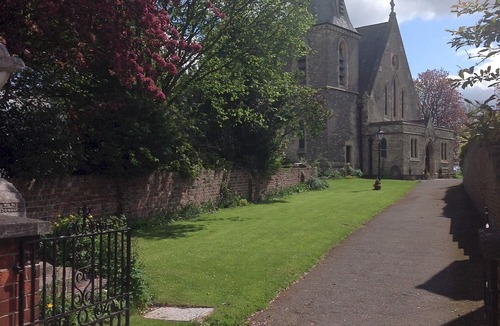 Stockton on the Forest Hotel | Church View B&B & Holiday Cottages