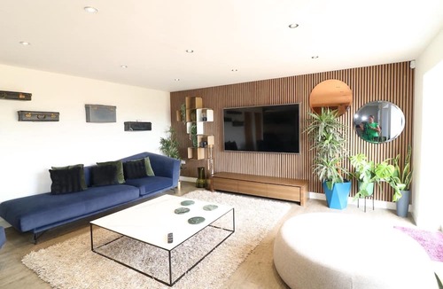Lincoln Cabin | Lincoln 4-beds, Sleeps 13, Hot Tub & Pet Friendly