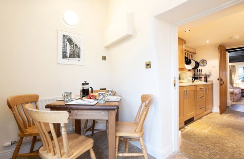 Ingleton Cottage | Ingleton 2-bed Cottage, Sleeps 4, Pet Ok & Parking
