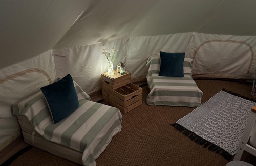 Grantham RV Rental | Spacious Bell Tent at Herigerbi Park, Lincolnshire