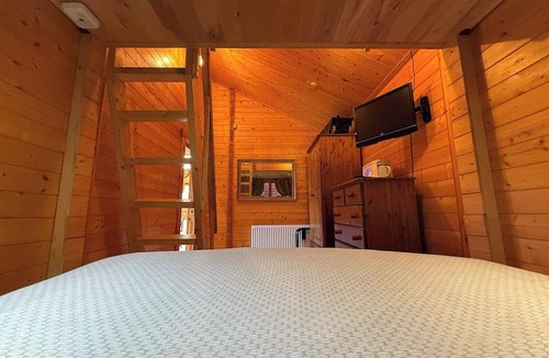 Retford Cabin | Rustic Retreat in Retford