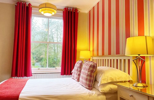 Newby Bridge House | Lakes End Guest House