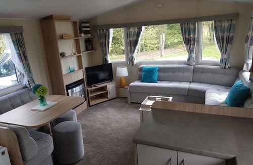 Skegness Ski Chalet | Caravan - Sleeps6-pet Friendly-parking Available